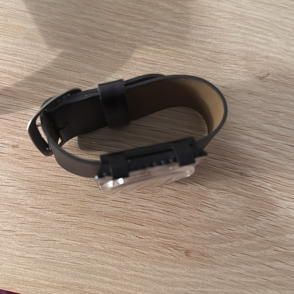 Watch - Picture 2 of 3